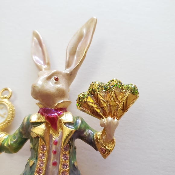 Kirks Folly White Rabbit Alice in Wonderland Enamel & Rhinestone Brooch - Picture 9 of 10